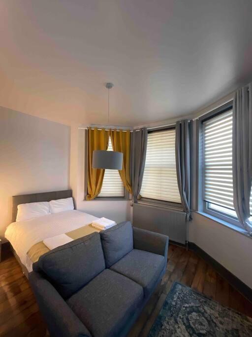 1 Comfortable Studio Apartment Brighton Екстериор снимка