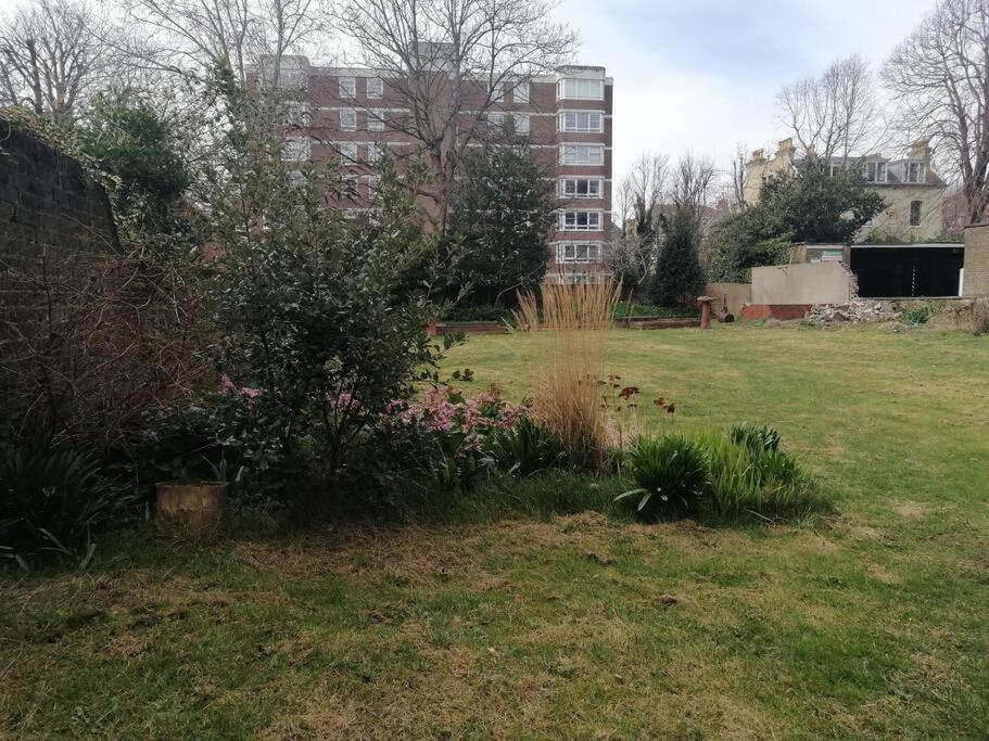1 Comfortable Studio Apartment Brighton Екстериор снимка