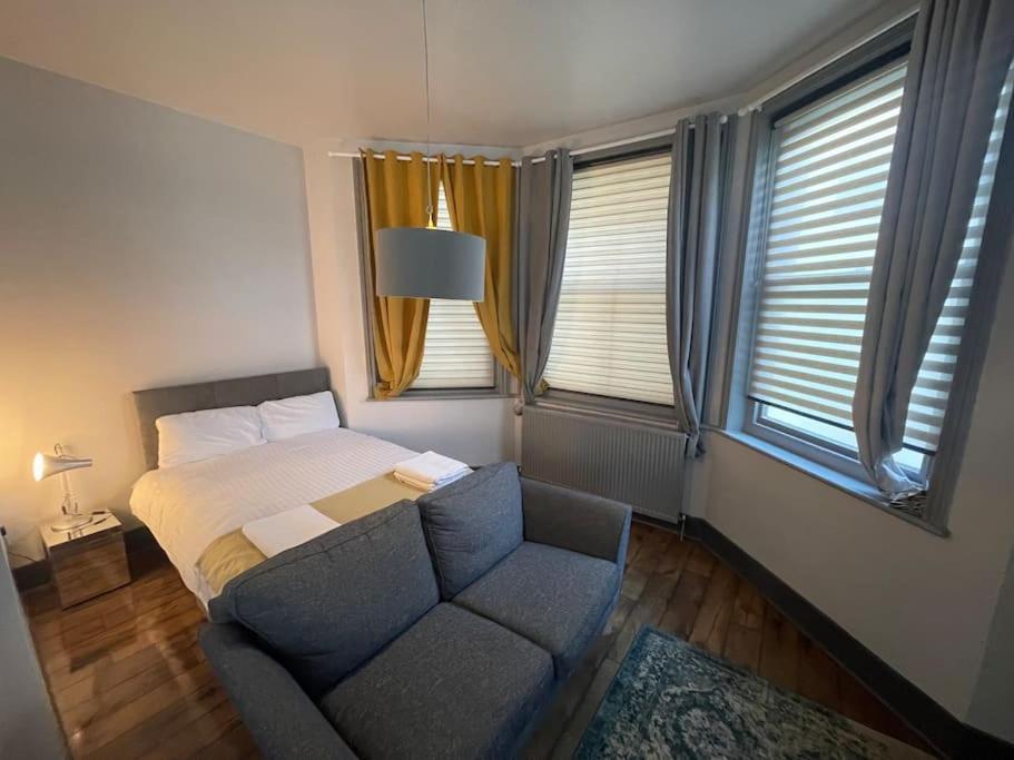 1 Comfortable Studio Apartment Brighton Екстериор снимка