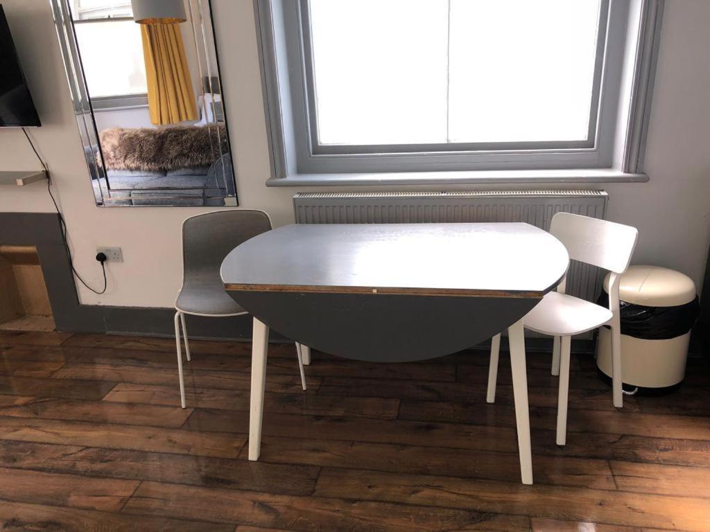 1 Comfortable Studio Apartment Brighton Екстериор снимка