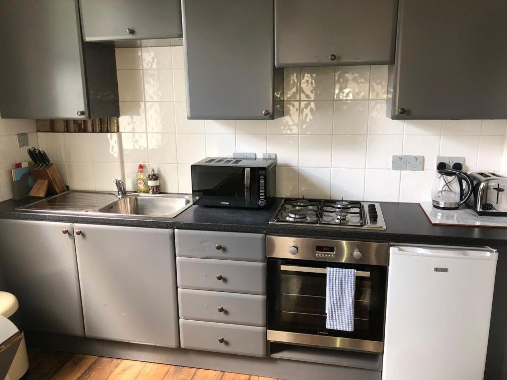 1 Comfortable Studio Apartment Brighton Екстериор снимка